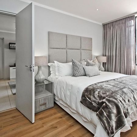 Sandton Apartment 15 West Road South Johannesburg Exteriör bild